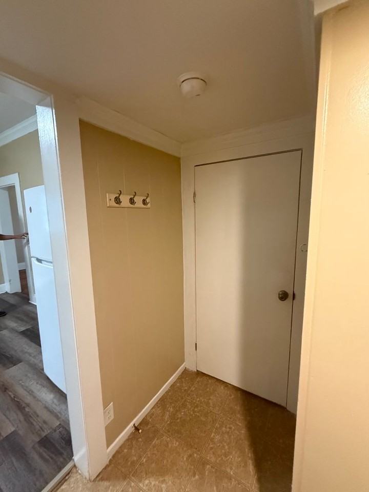 925 Stone St - Photo 7 of 16