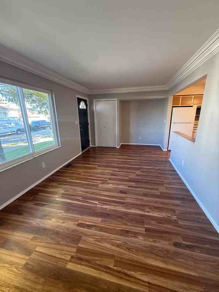 931 3rd St - Photo 5 of 14
