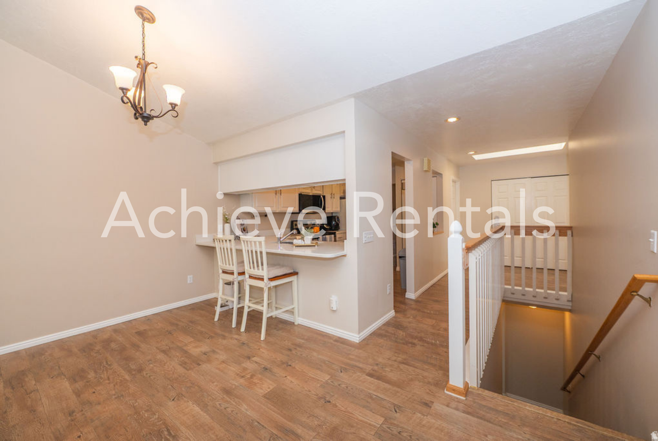 637 E 950 S - Photo 6 of 13