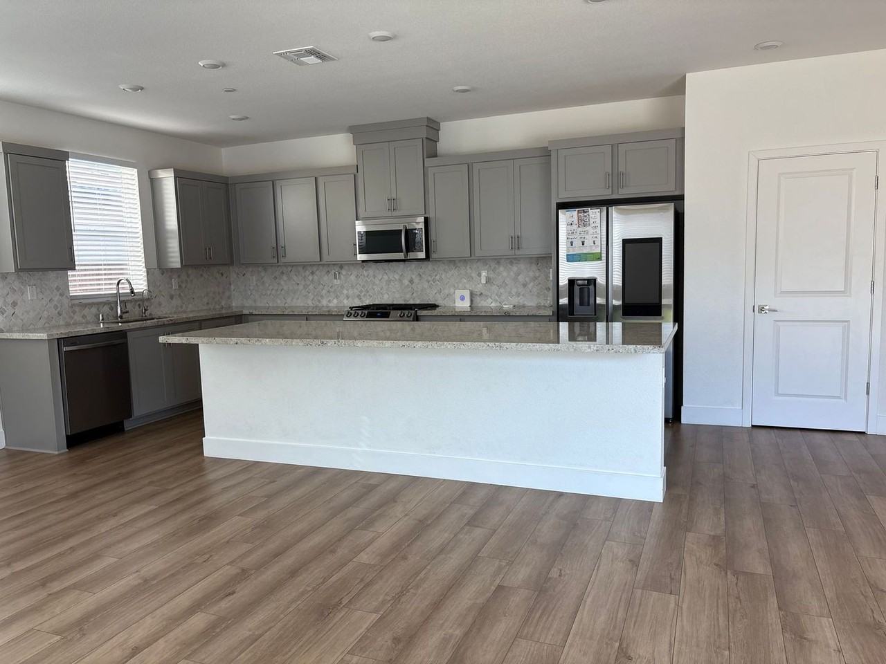 1831 Lilac Ct - Photo 2 of 13