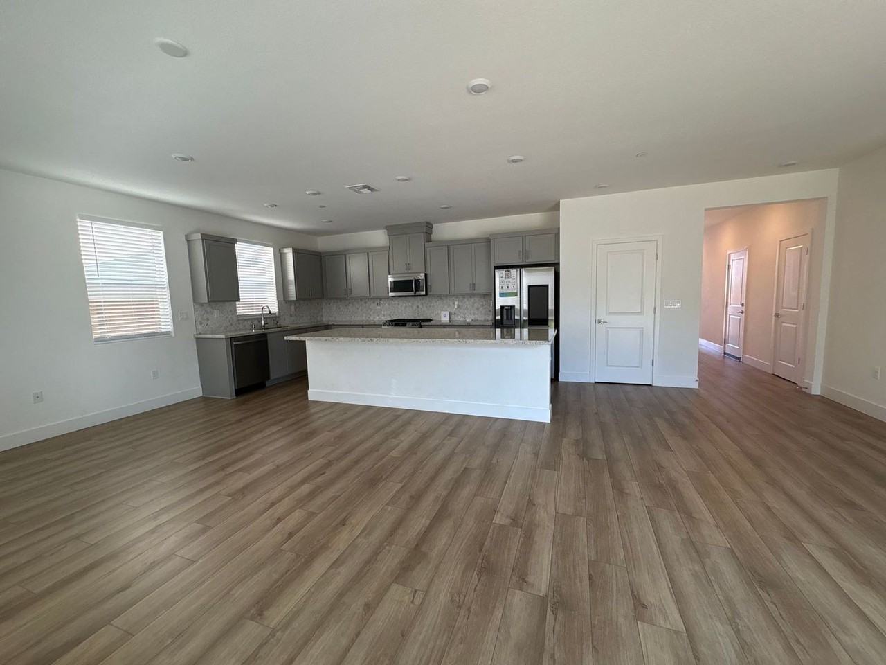 1831 Lilac Ct - Photo 3 of 13