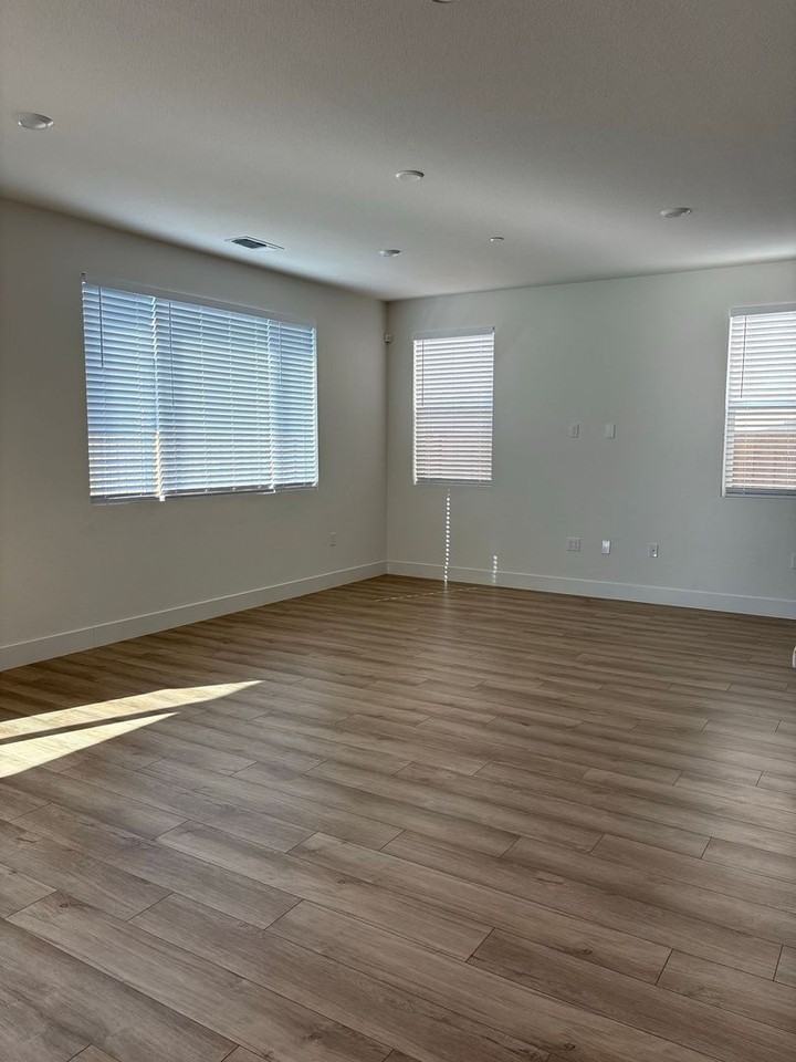 1831 Lilac Ct - Photo 4 of 13