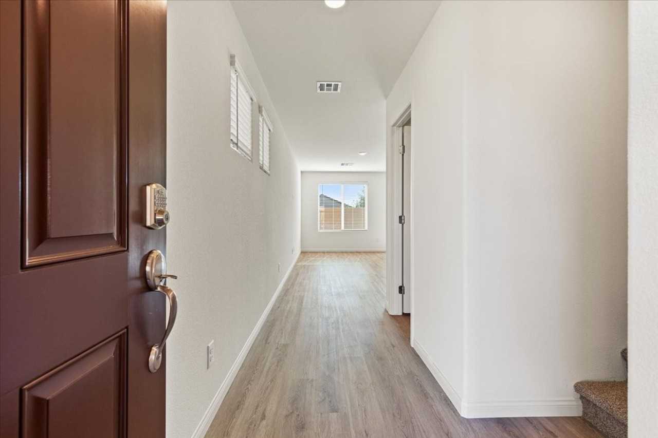 5702 Sunset Sedona St - Photo 4 of 23