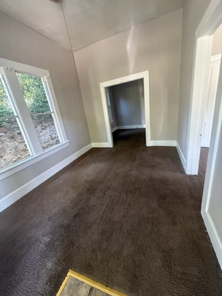 801 20th St - Photo 6 of 7