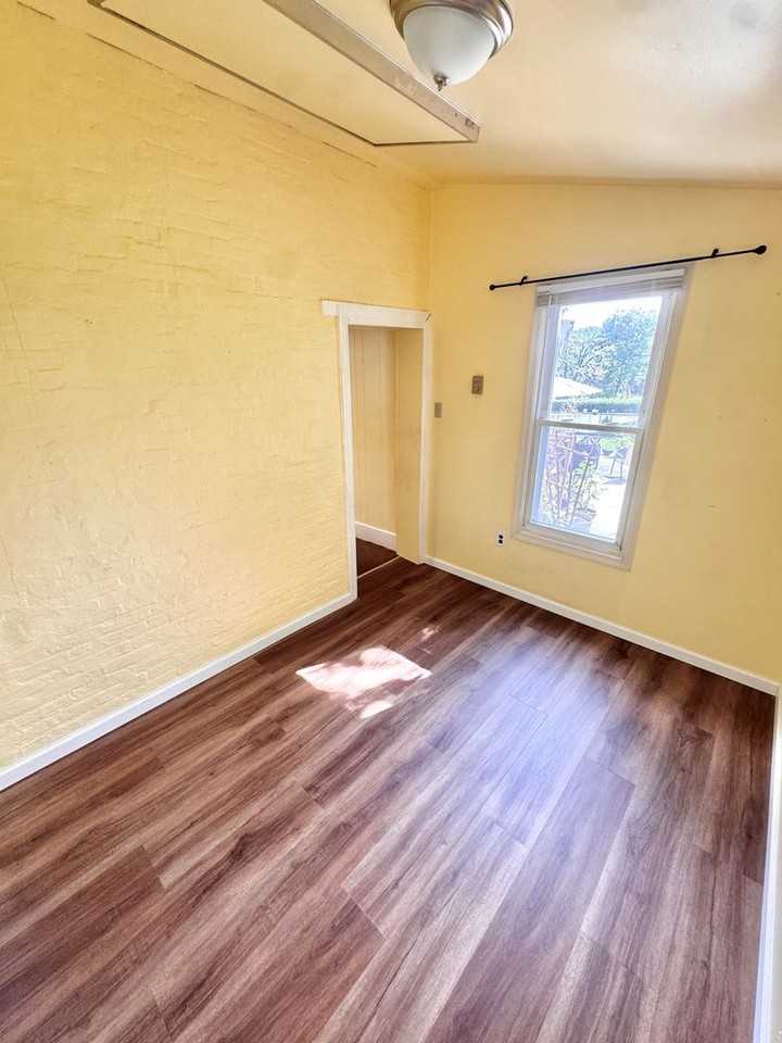 1847 E Emmaus Ave - Photo 3 of 11