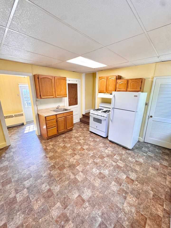 1847 E Emmaus Ave - Photo 5 of 11