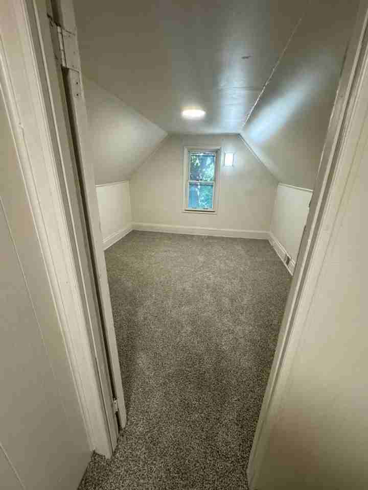 122 N Holland Ave - Photo 7 of 20