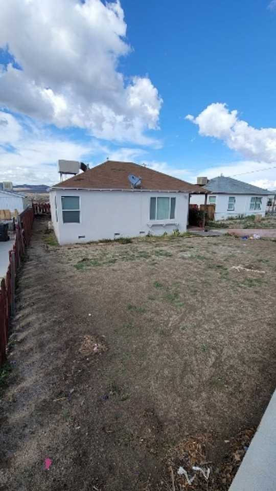 1111 Flora St - Photo 2 of 18
