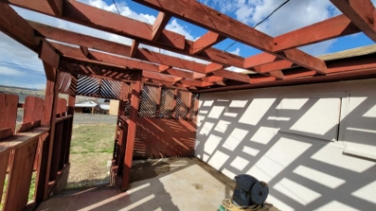 1111 Flora St - Photo 6 of 18