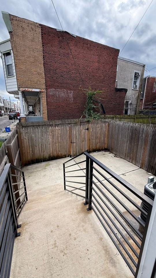5328 Vine St - Photo 6 of 10