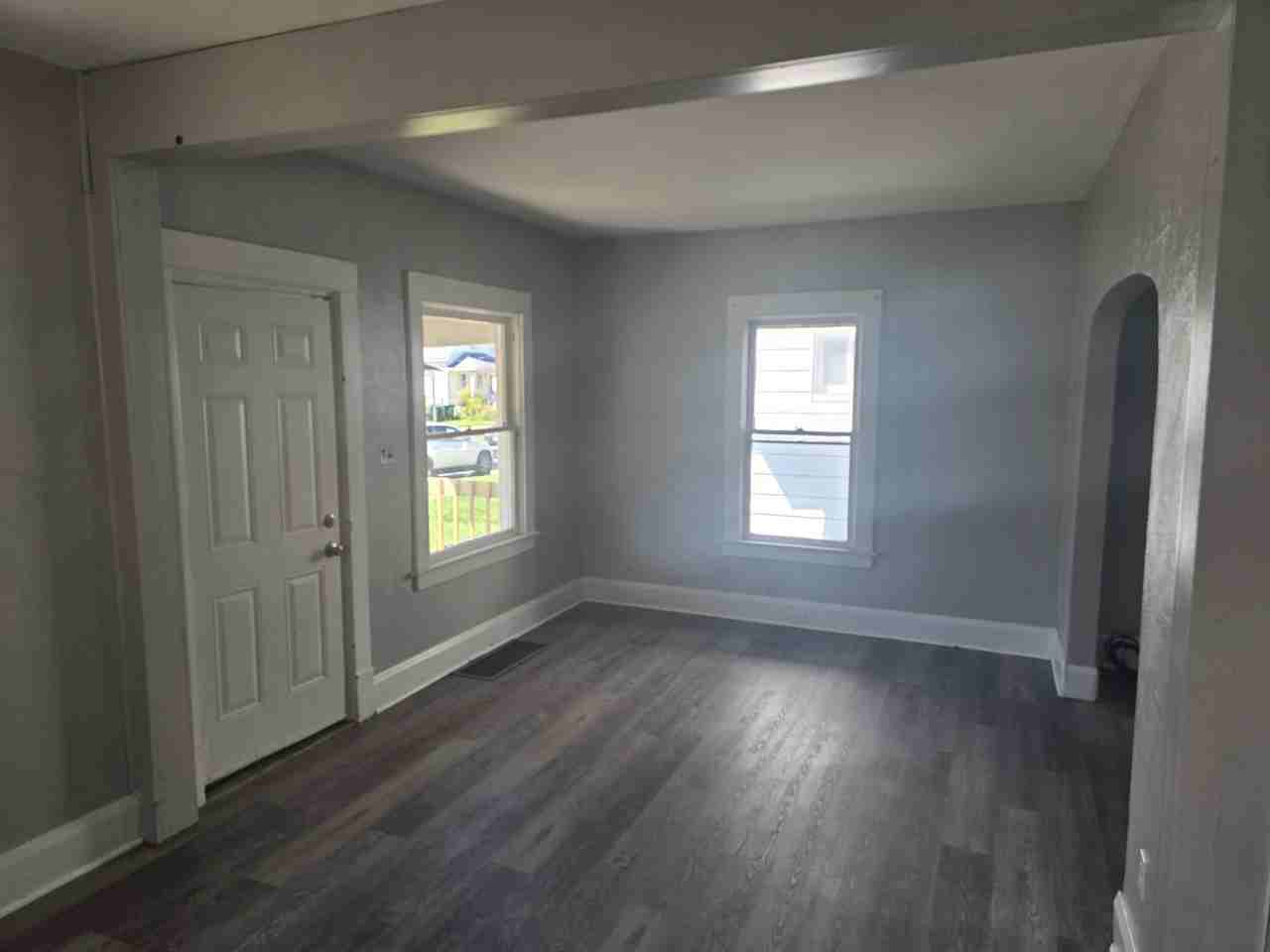441 E Weber St - Photo 3 of 16