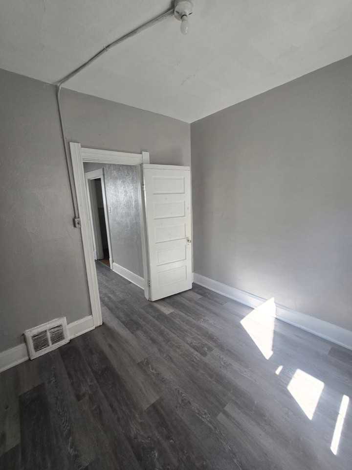 441 E Weber St - Photo 7 of 16