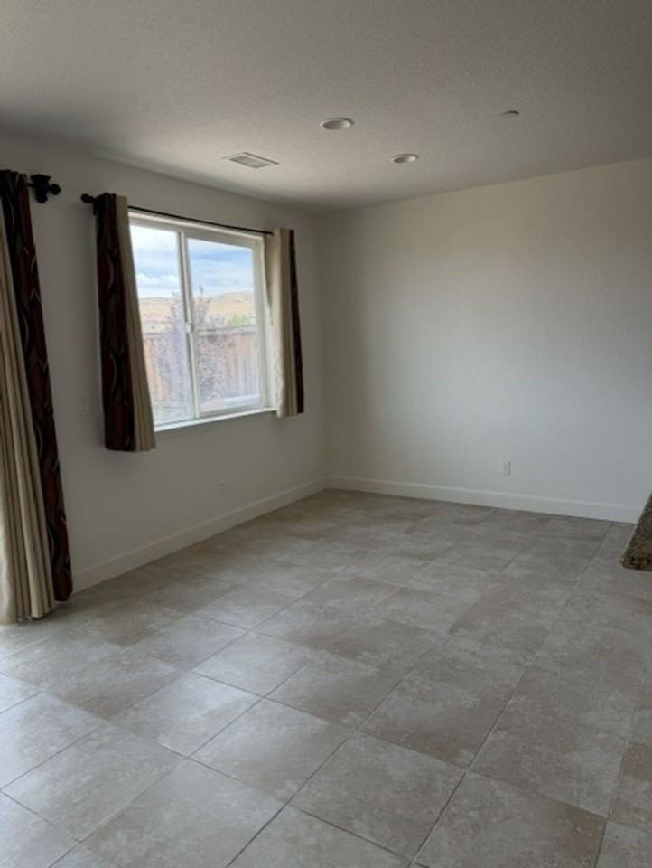 2788 Alessandro Dr - Photo 7 of 23