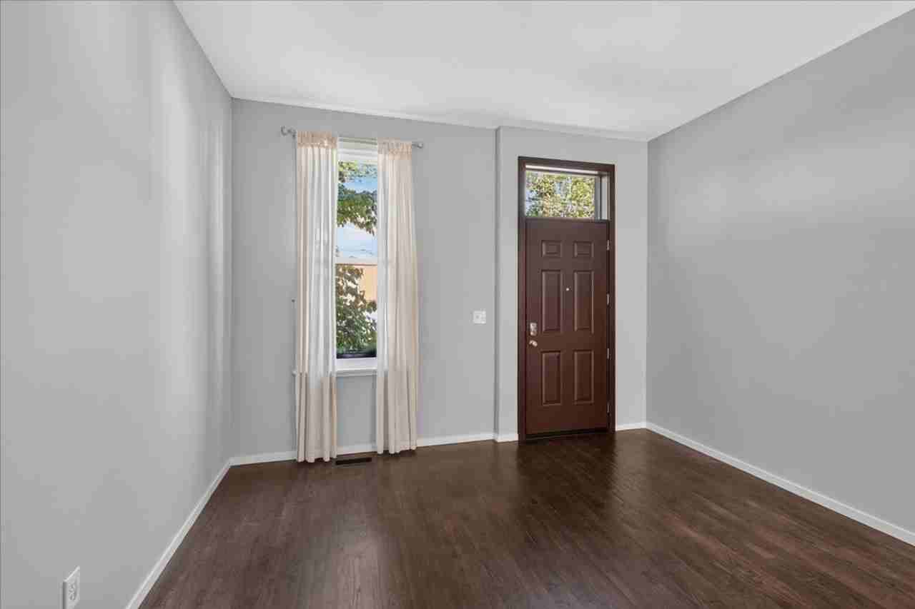 1302 Mississippi Ave - Photo 5 of 33