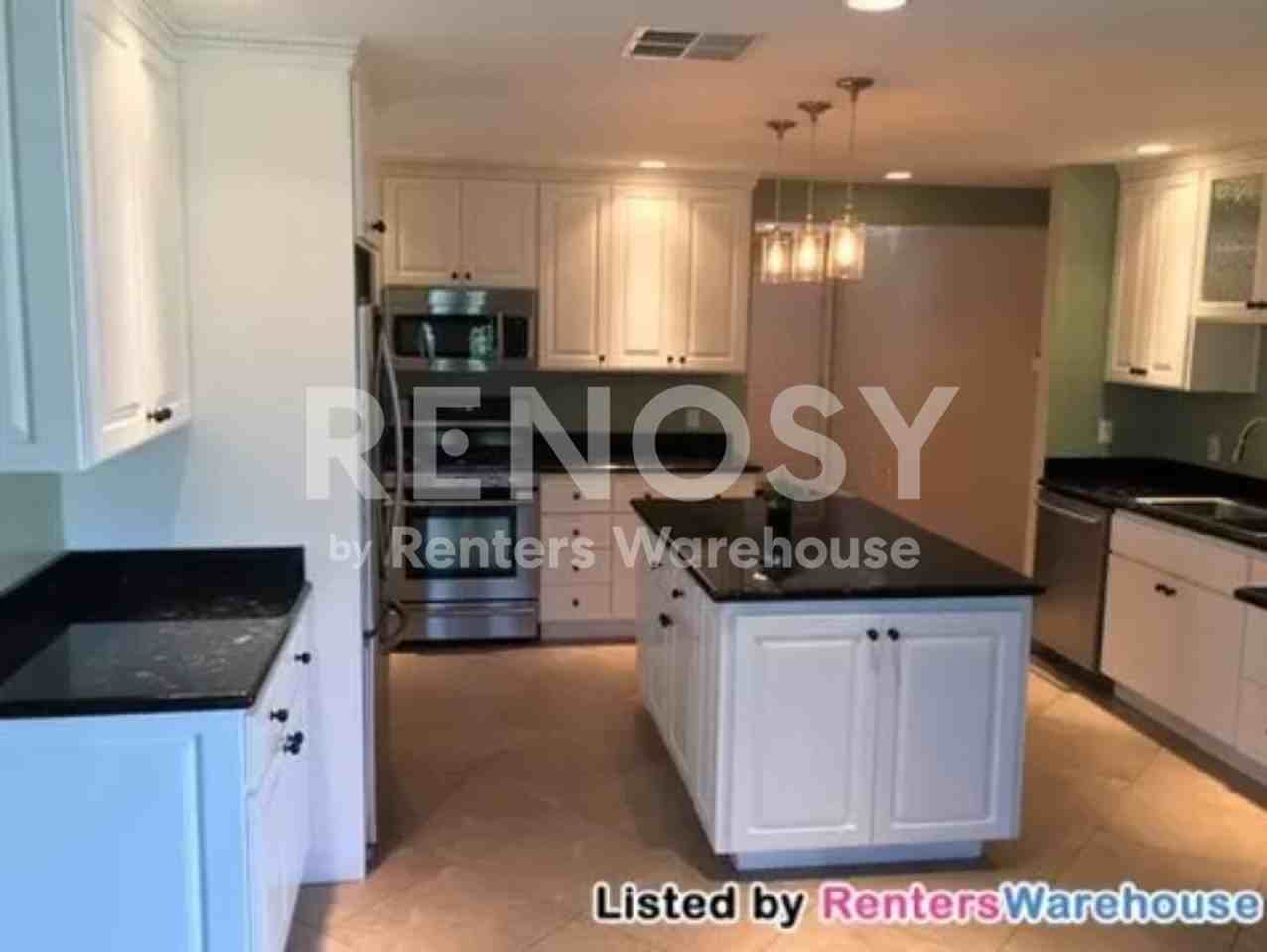 1002 E Griswold Rd - Photo 6 of 21