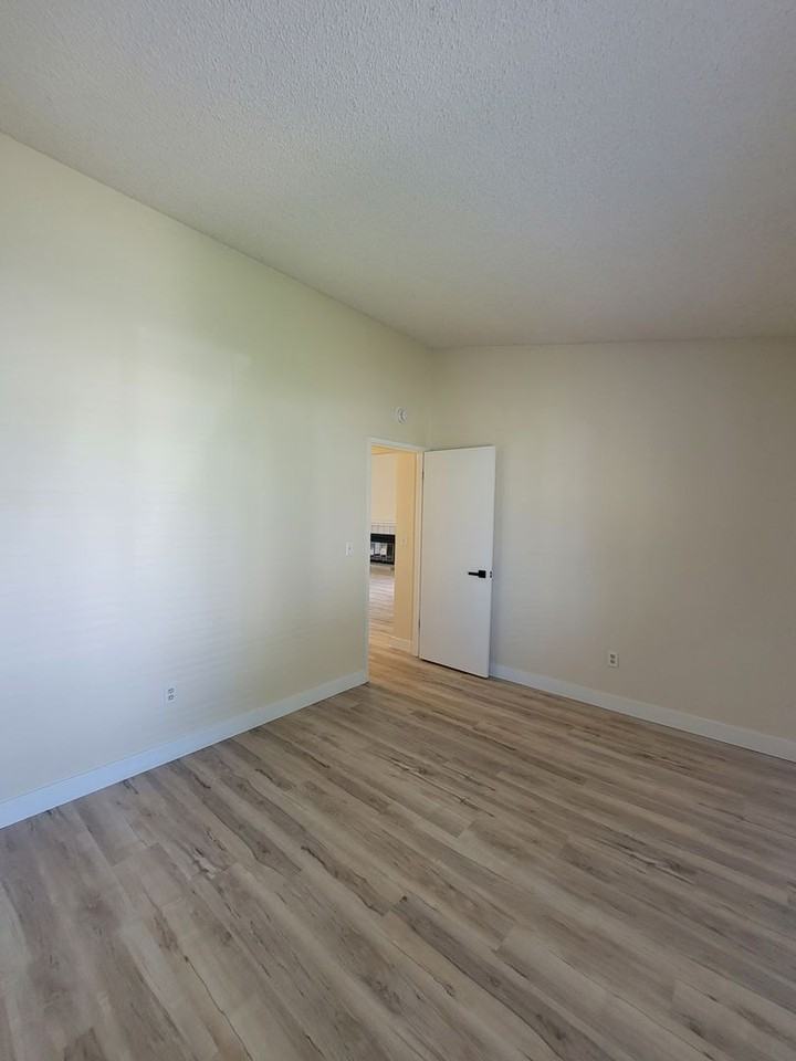 5762 Cutter Loop - Photo 6 of 19