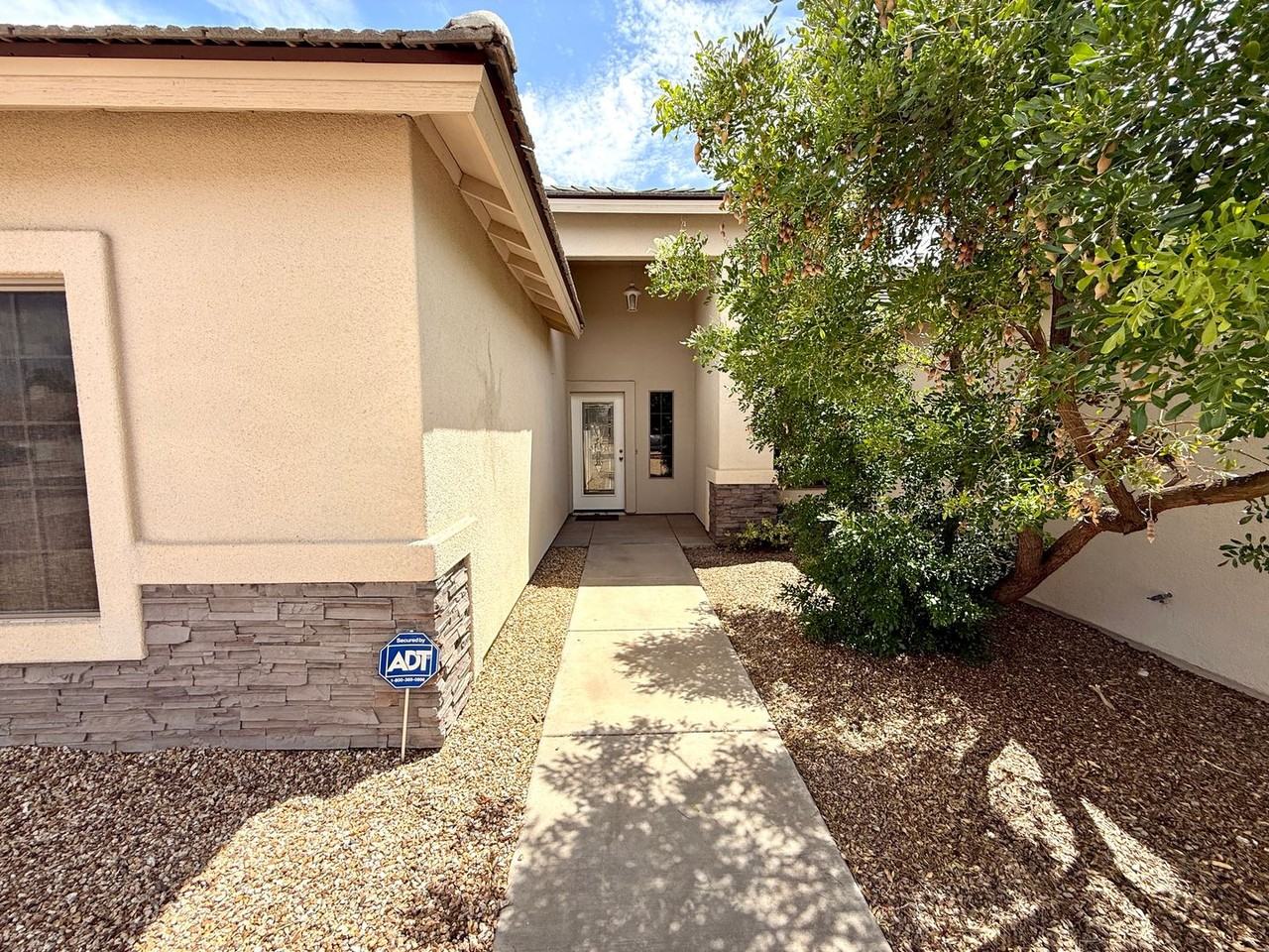 2116 Roy Rogers Way - Photo 5 of 50
