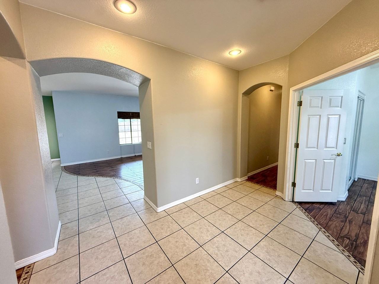 2116 Roy Rogers Way - Photo 6 of 50