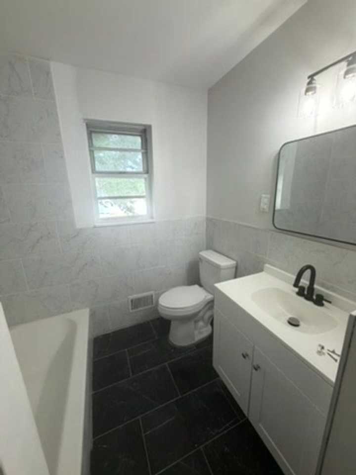 801 Cedar St - Photo 4 of 11