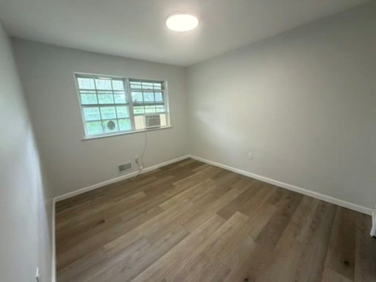 801 Cedar St - Photo 5 of 11