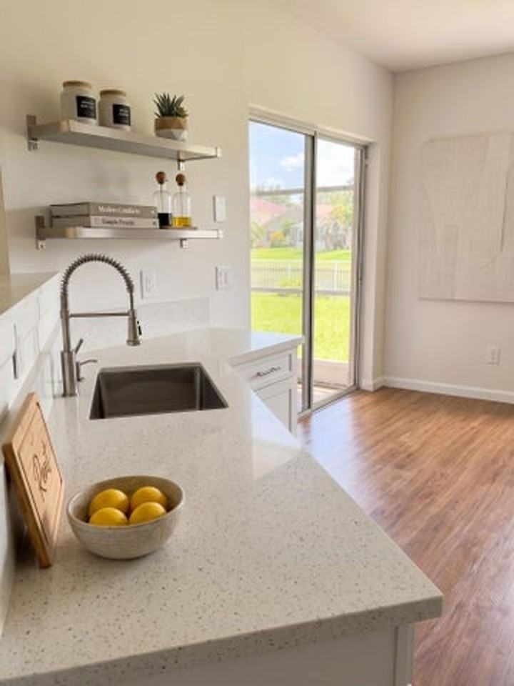 4080 Sea Grape Cir - Photo 4 of 15