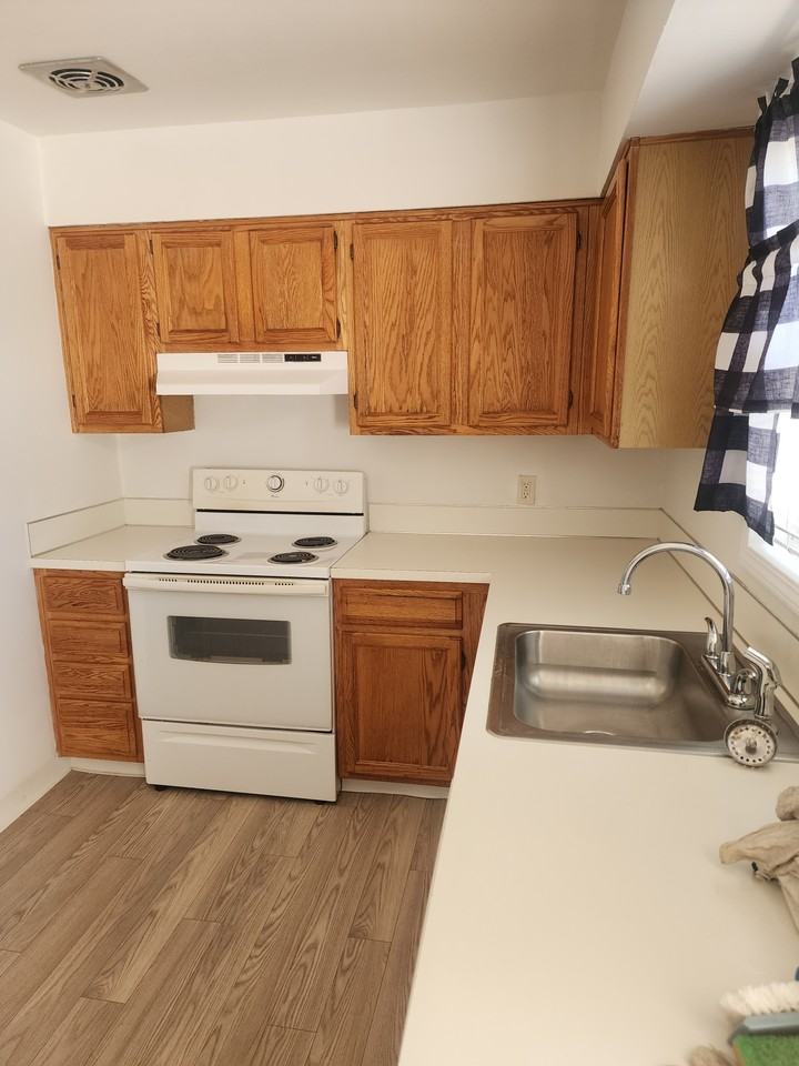 1047 Northeast 162nd Avenue #1047 - Photo 3 of 15