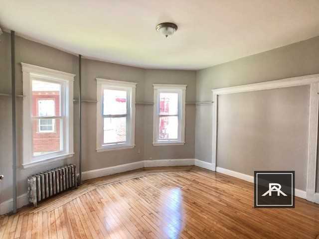 19 Arden St #1 - Photo 5 of 9