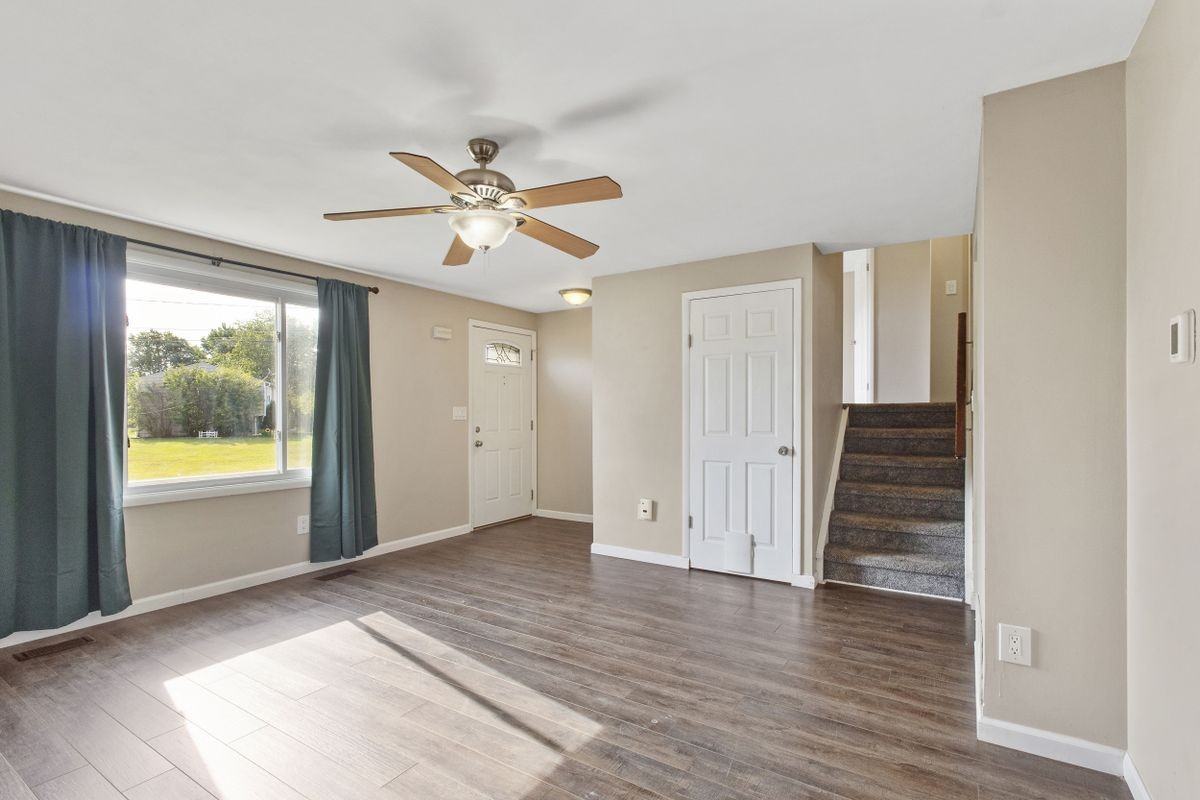 8245 Elaine Cir - Photo 2 of 31