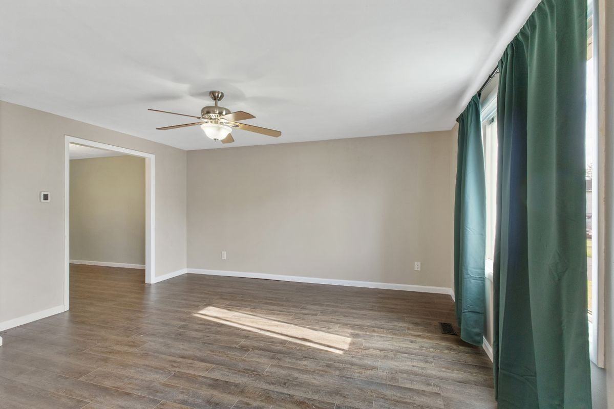 8245 Elaine Cir - Photo 6 of 31