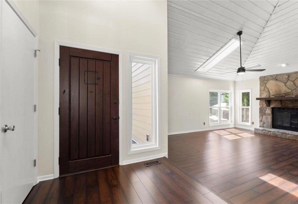 2193 Oakrill Ct - Photo 3 of 24