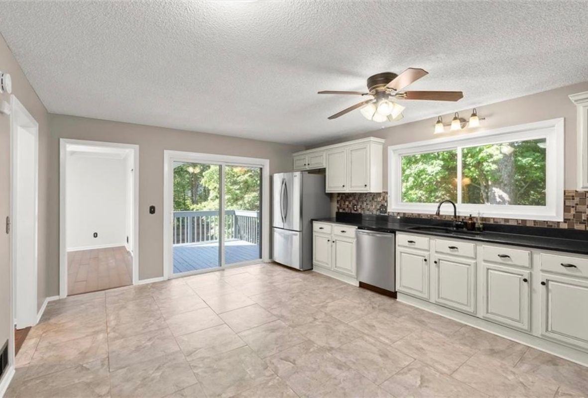 2193 Oakrill Ct - Photo 6 of 24