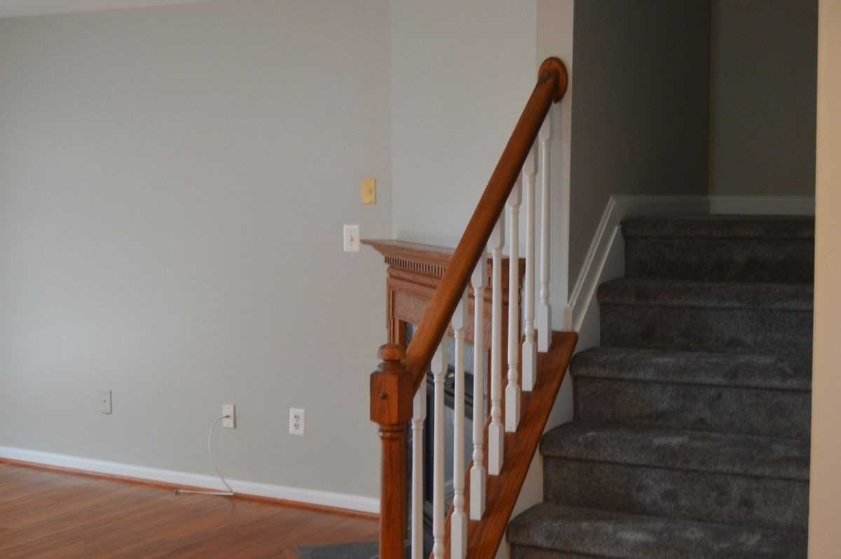 10454 Sextant Pl - Photo 4 of 17