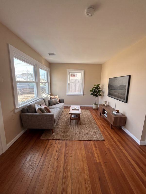 14 Lee Pl ##N - Photo 2 of 8