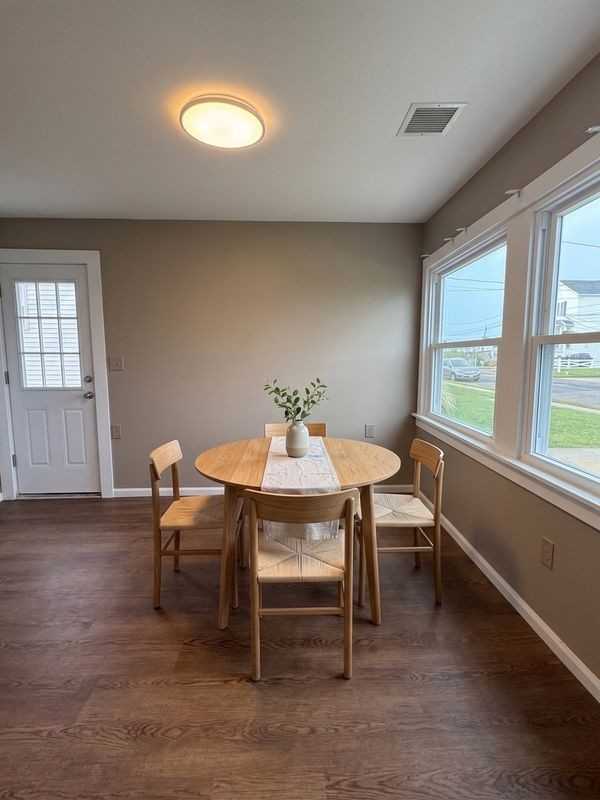 14 Lee Pl ##N - Photo 4 of 8