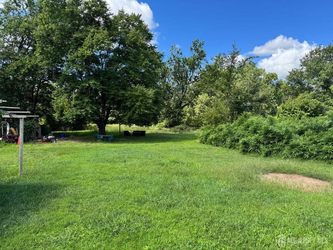 154 N Randolphville Rd - Photo 2 of 15