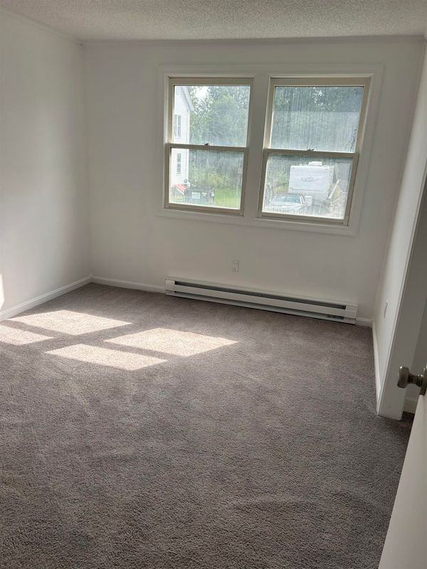 140 Carroll St - Photo 2 of 7