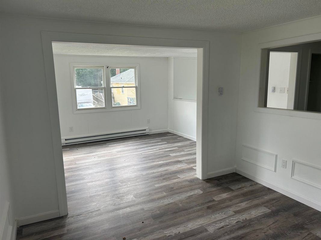 140 Carroll St - Photo 5 of 7