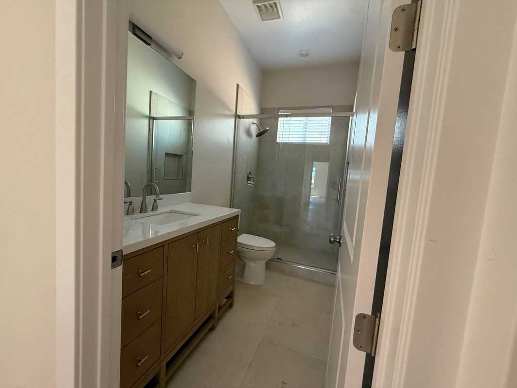 1140 W Donington St ##B - Photo 3 of 8
