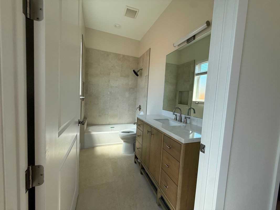 1140 W Donington St ##B - Photo 6 of 8