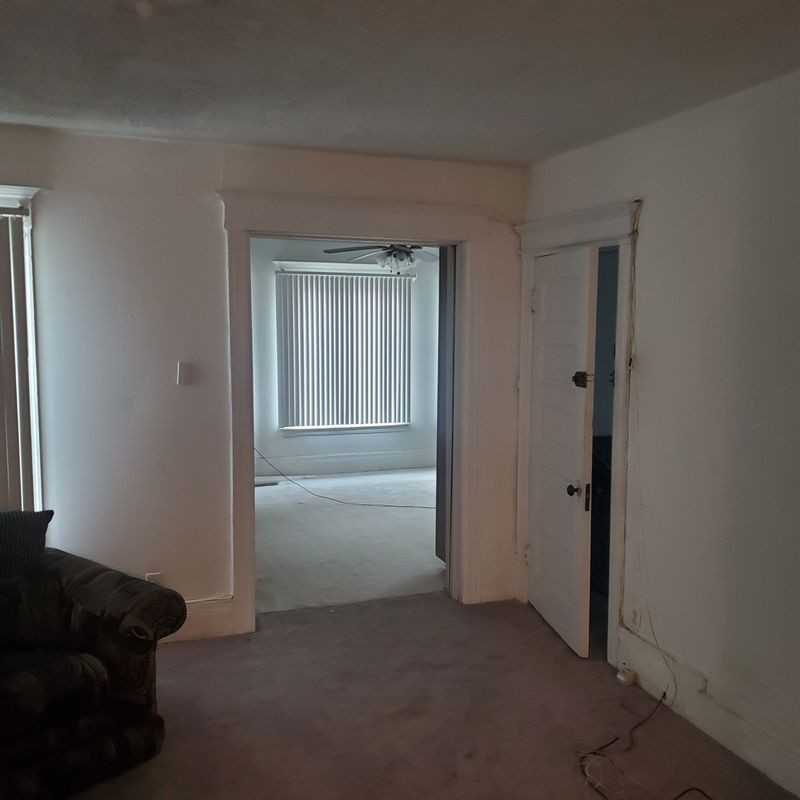1260 Fischer St - Photo 2 of 7