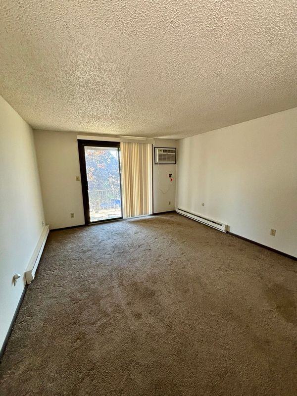 21 Barton Ct - Photo 4 of 11