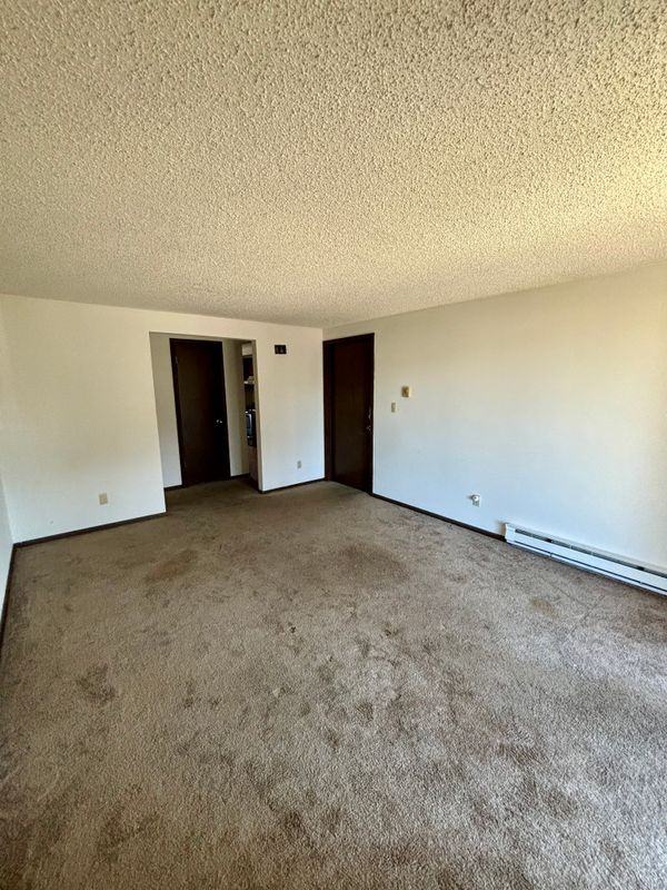 21 Barton Ct - Photo 5 of 11