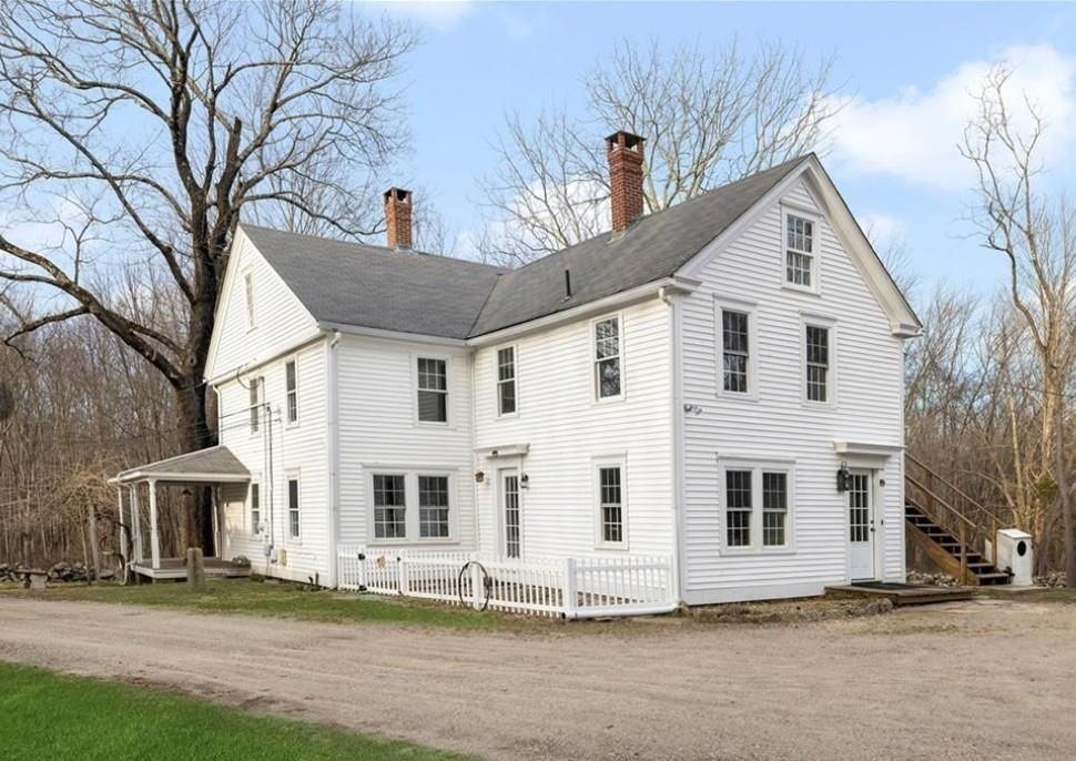 1896 Middle Rd - Photo 3 of 33