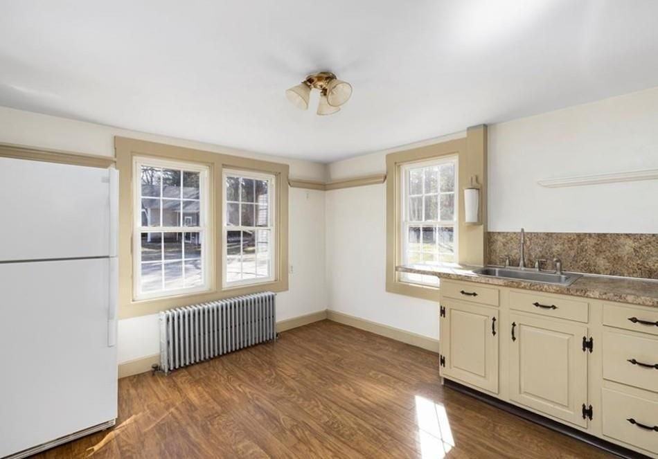 1896 Middle Rd - Photo 7 of 33