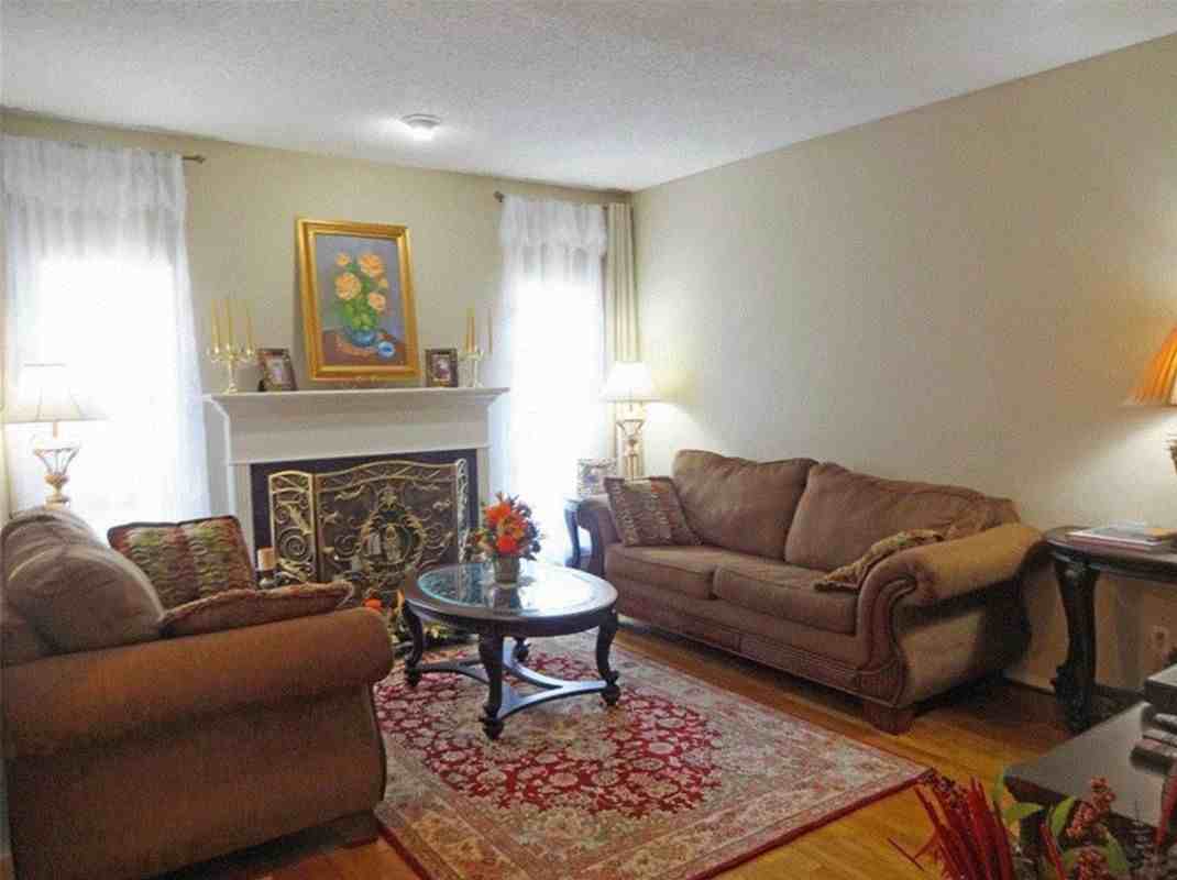 5911 Woodway Place Ct - Photo 2 of 9