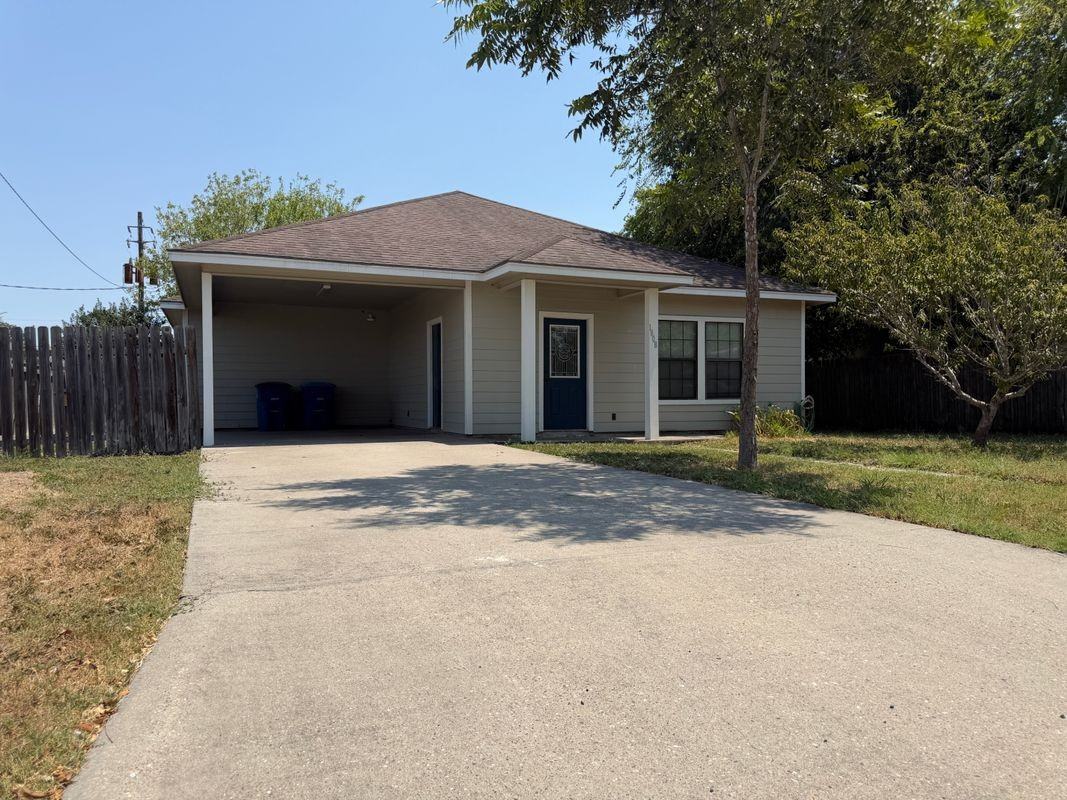 1808 N Mckinley St - Photo 2 of 12