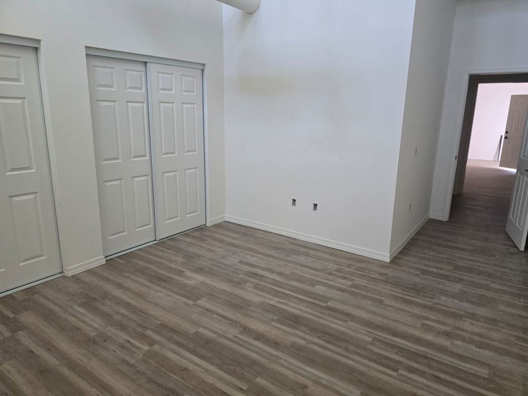 16482 Apple Valley Rd ##5 - Photo 3 of 4