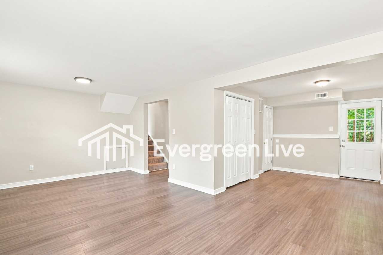 1403 Bull Run Ct - Photo 3 of 15