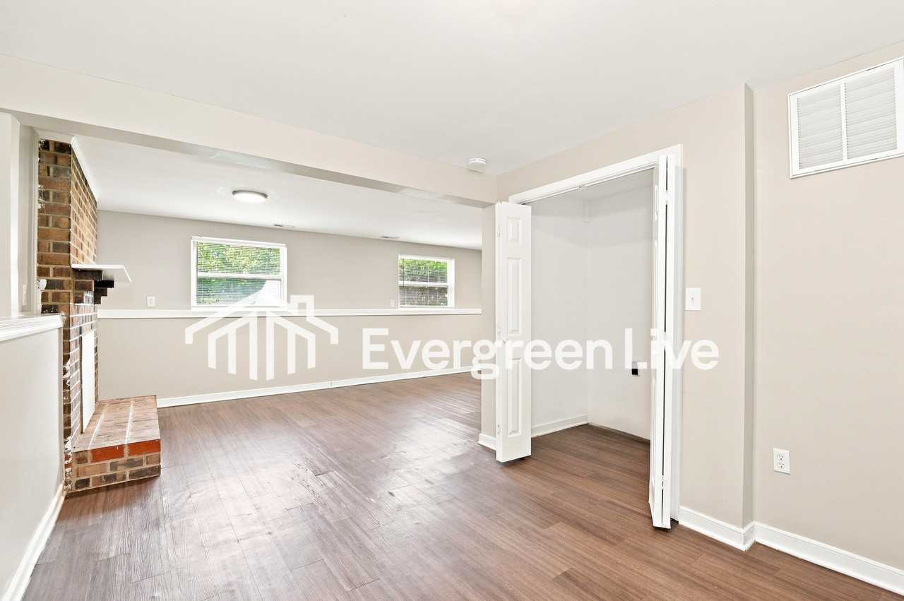 1403 Bull Run Ct - Photo 4 of 15