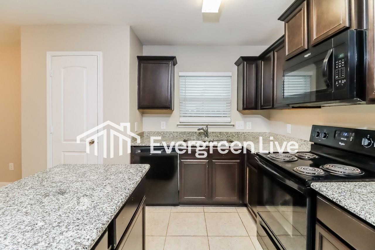6048 Obsidian Creek Dr - Photo 5 of 20